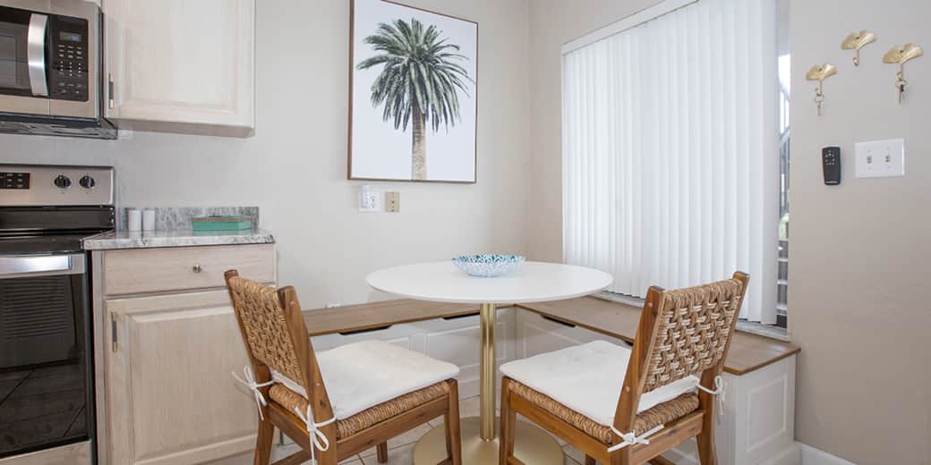 Dining Dining