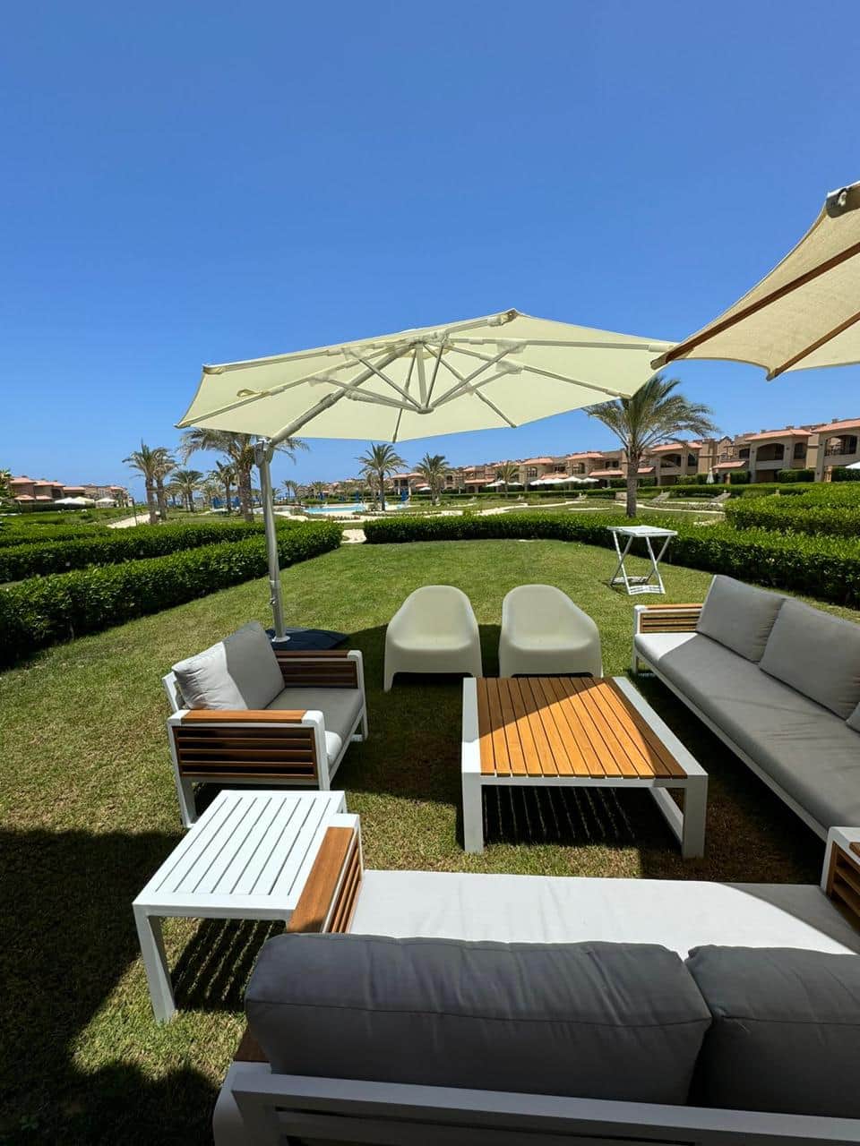 Well Furnitured Spacious Garden 