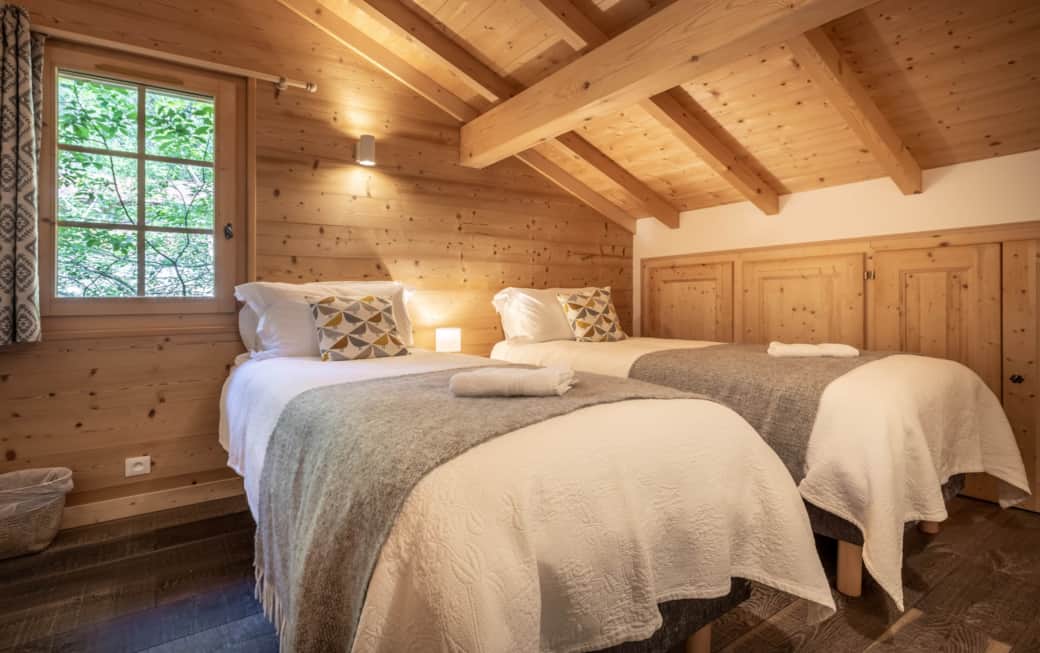 Mossette bedroom