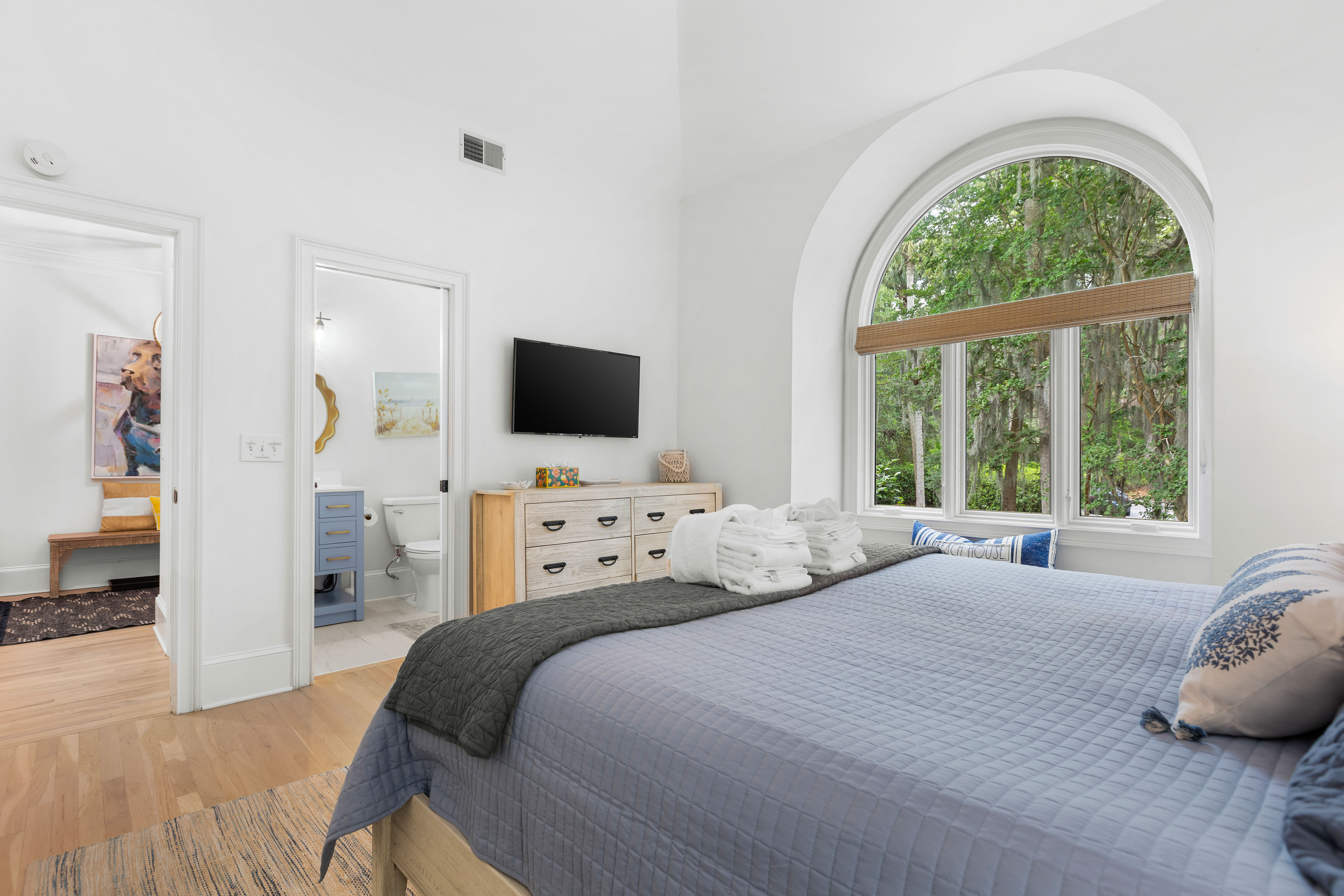 King Bedroom (first floor)