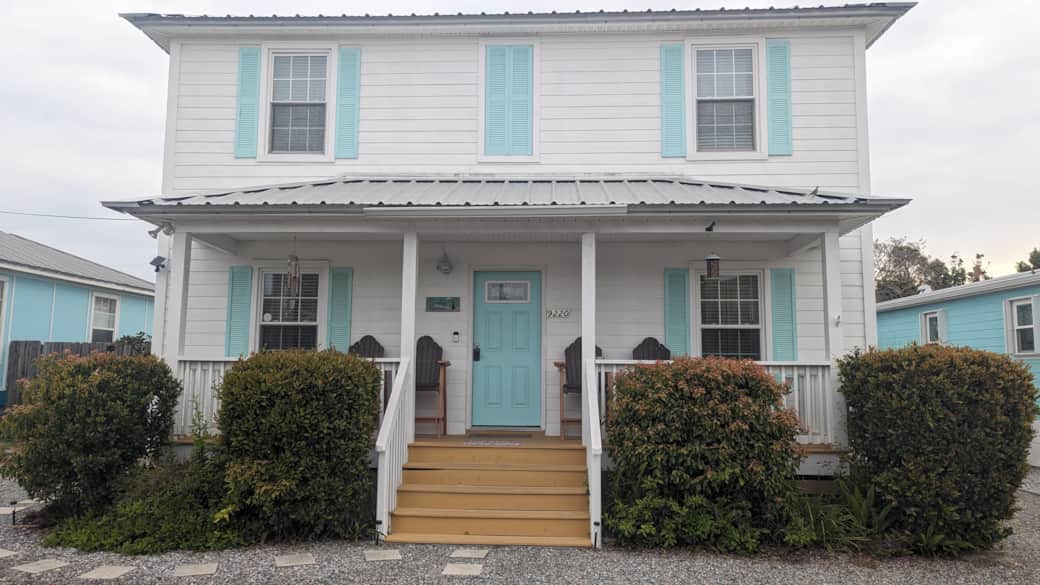 Seadog Beach House front view - 3 bed/2 bath dog friendly