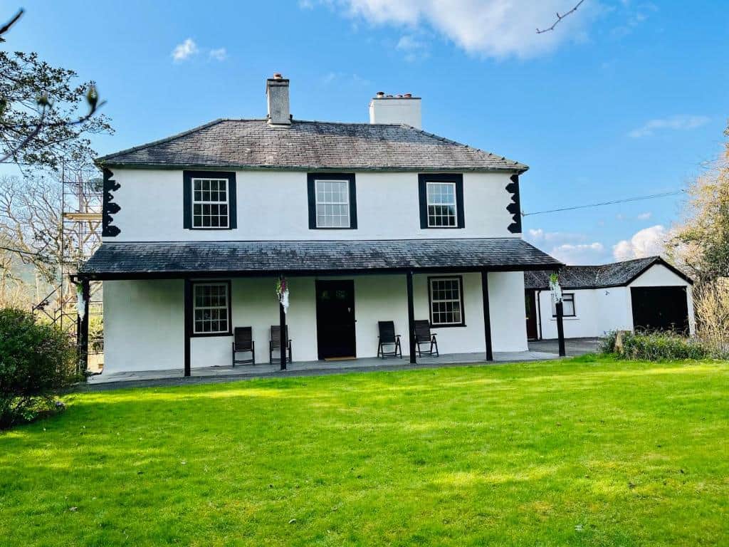 Aberhiriaeth Hall