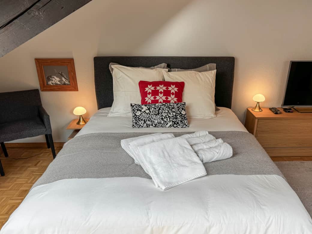 Chambre 1 - Lit queen-size