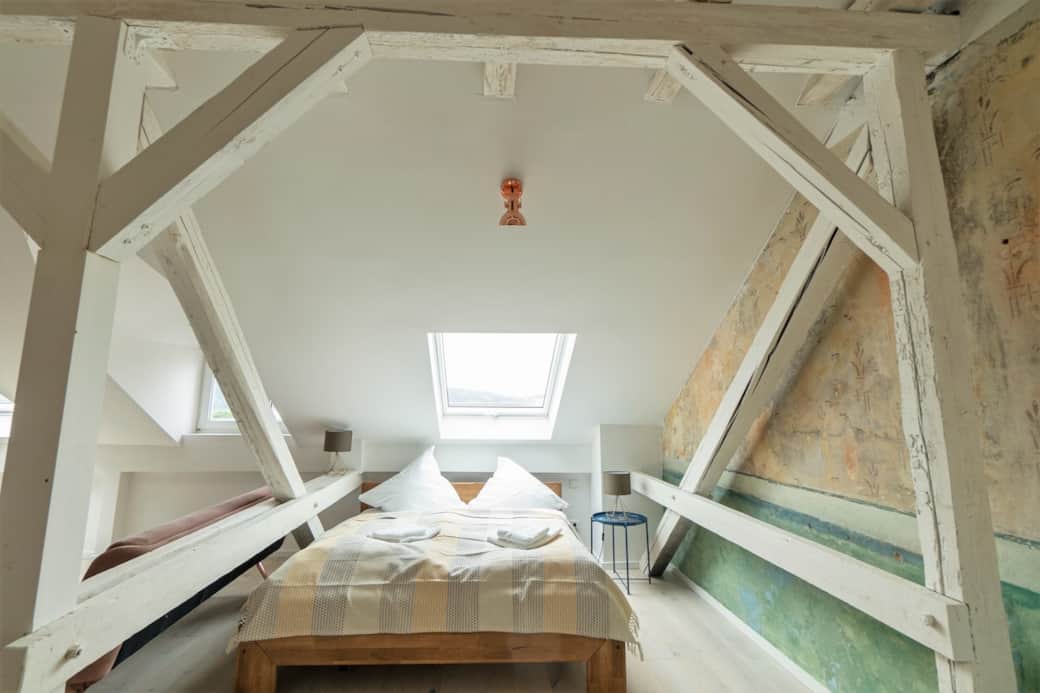 großzügiges Bett