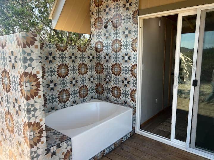 Outdoor Bathtub