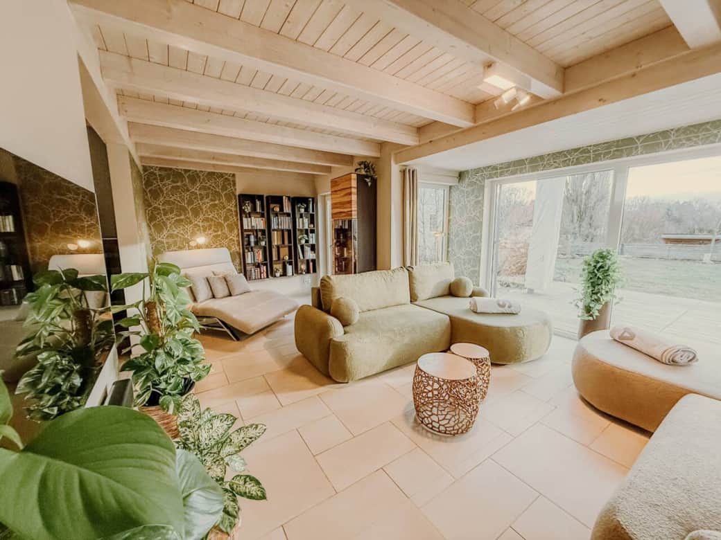 Erdgeschoss | Loungebereich mit 2 Queensize-Schlafsofas | Leseecke