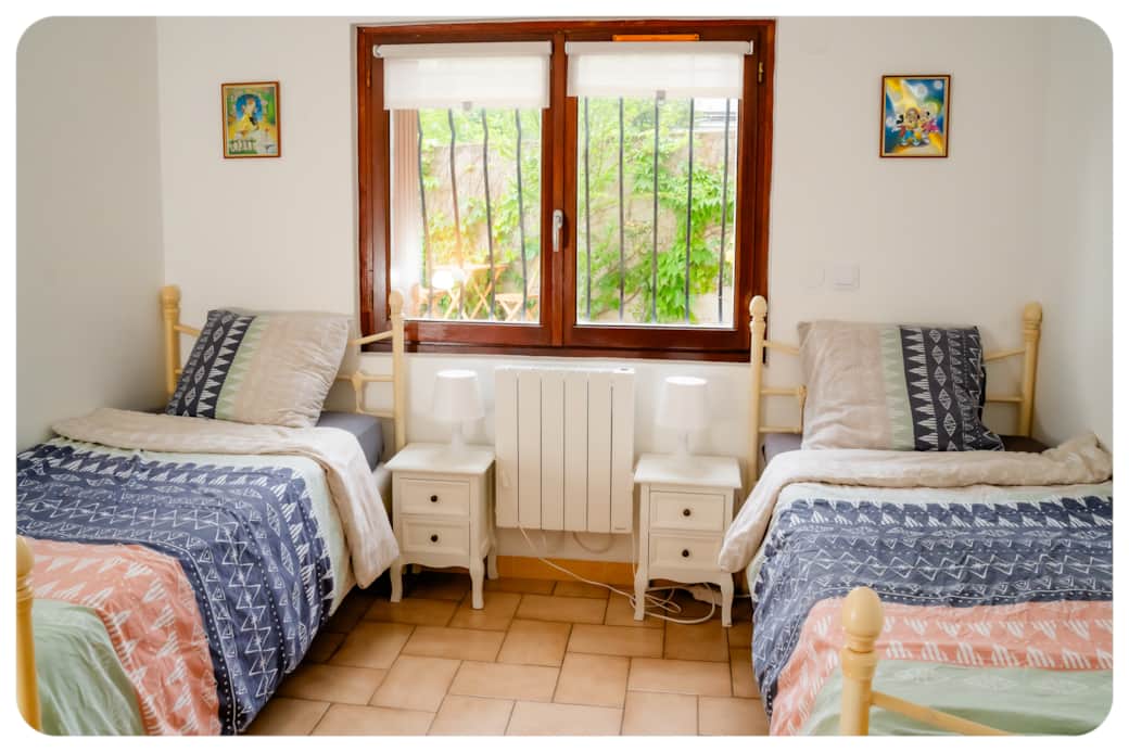 Chambre 1 : 2 lits simples Chambre 1 : 2 lits simples