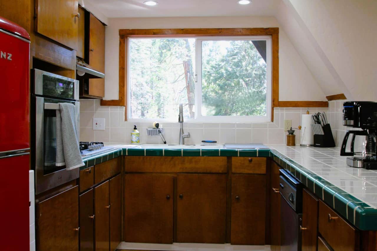 Full kitchen equipped for meals at home