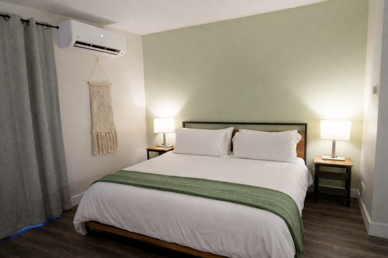 Sink into our ultra-comfortable Casper king mattress—guest favorite for the best night’s sleep.