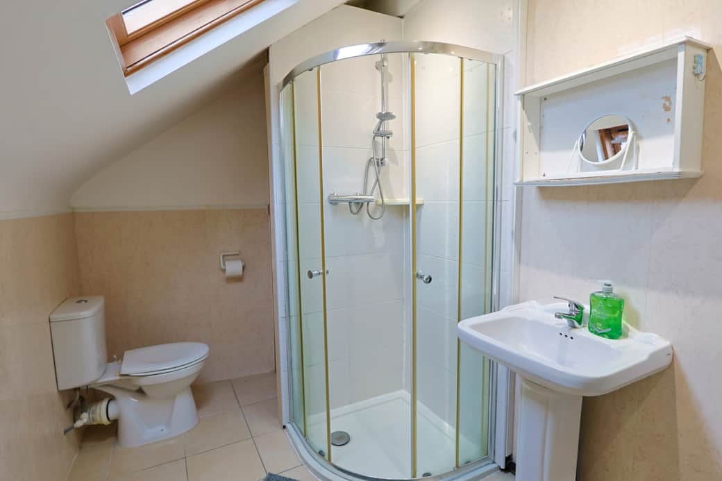 2ndfloorbathroom 2ndfloorbathroom