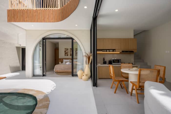 Casa de Loto open-plan living and kitchen