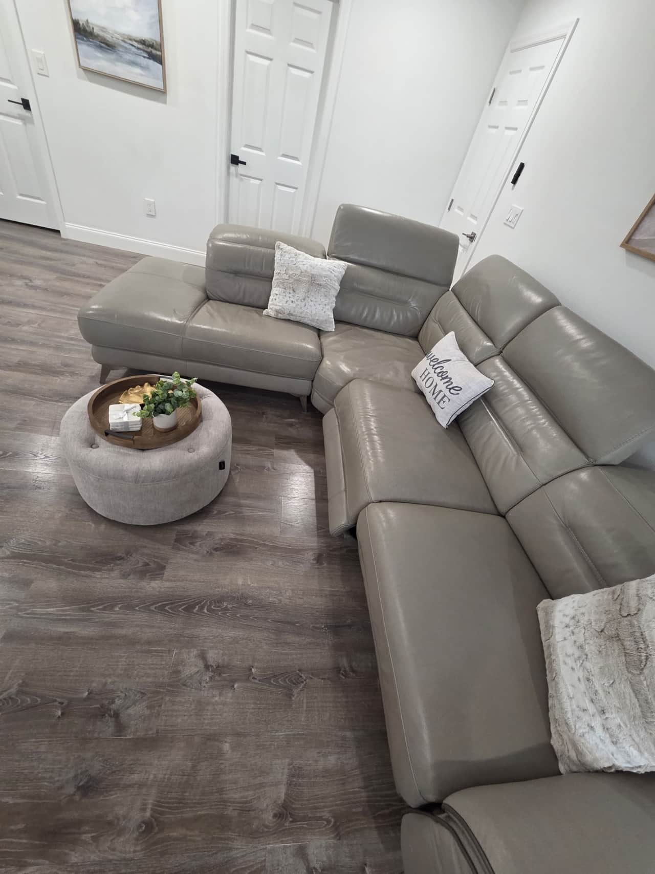 Large living area with decorative accents and cushions. Lakeland, FL