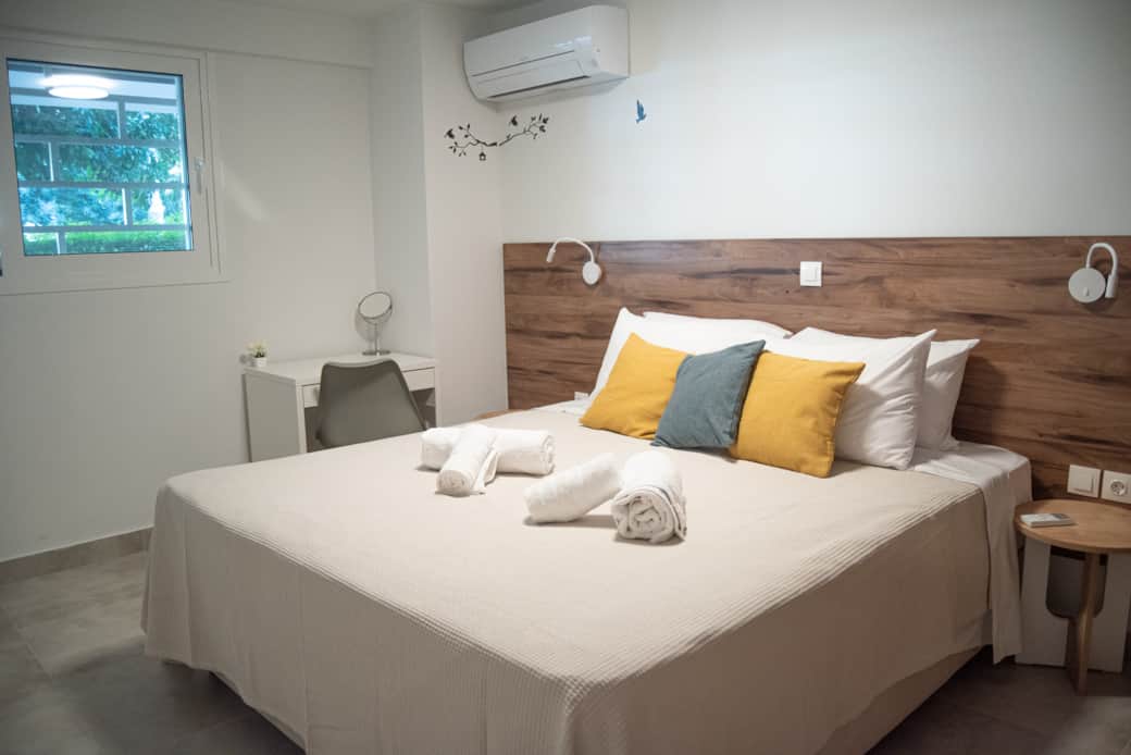 Bedroom king size bed