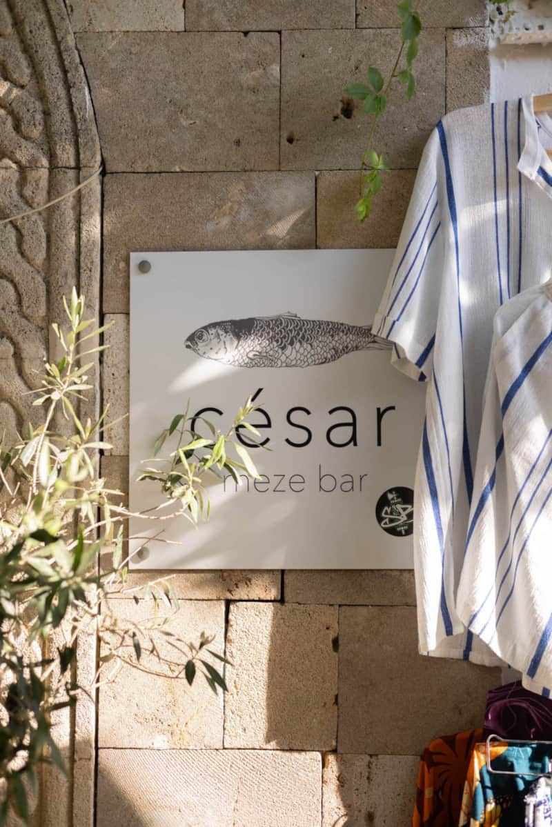 César meze bar in Lindos, Rhodos