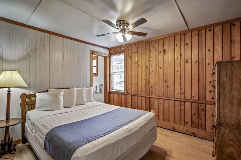 Queen Bedroom