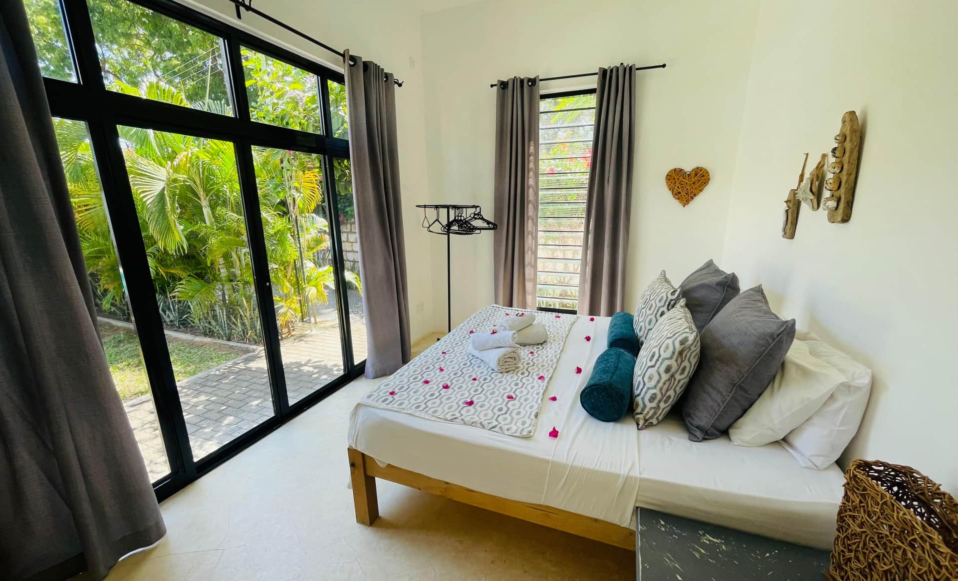 Nyumba Nyekundu Villa Bedroom 1.jpg