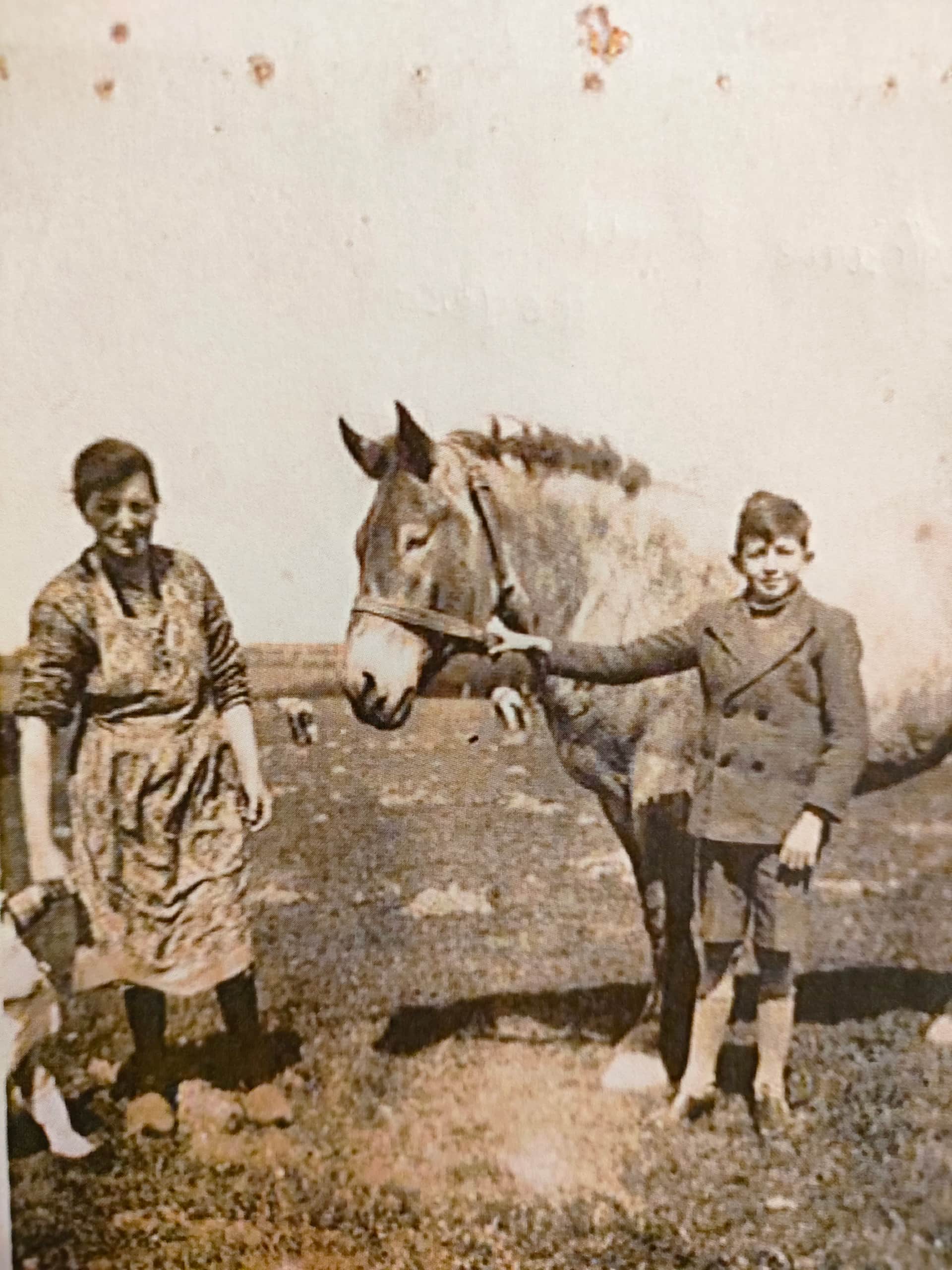 GRAND PERE ET ARRIERE MERE DE MATHILDE