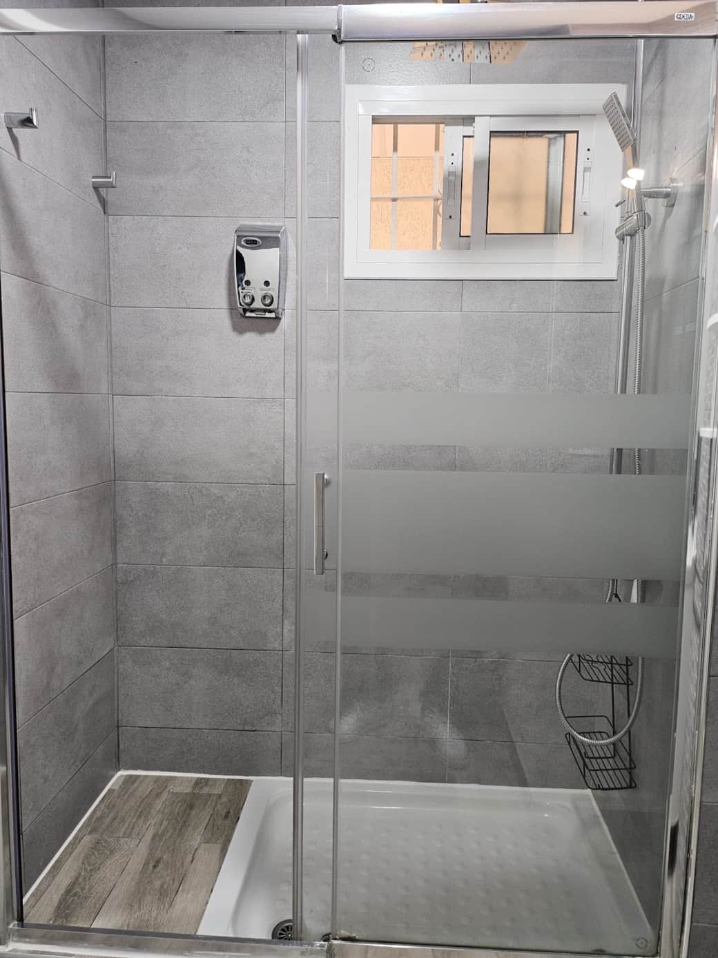 E3043881 EC52 43F8 9DA1 32ED3CE4018D