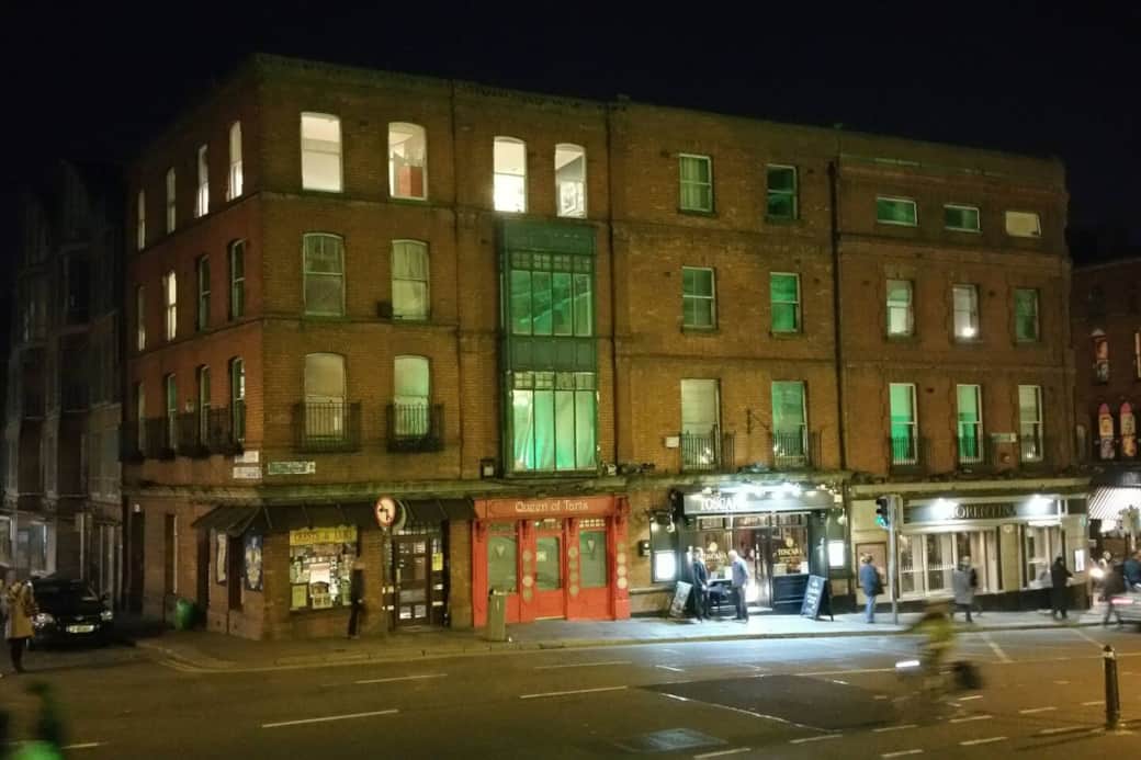 Top floor illuminated - 4 large sash windows to the front, 2 to the side - overlooking Dublin Castle, City Hall, Christ Church Cathedral. Absolutely unique!