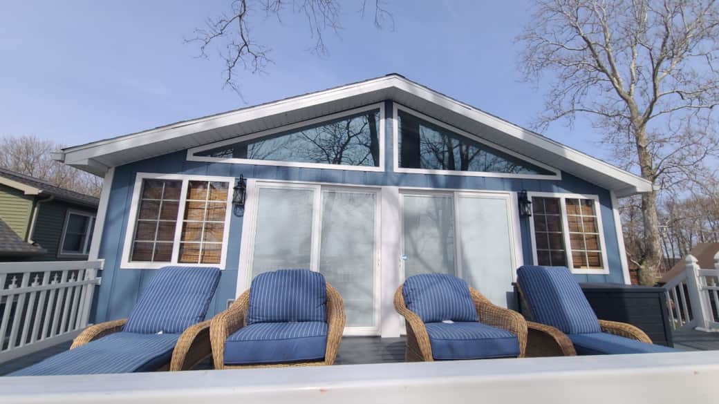 BALCONY CENTER