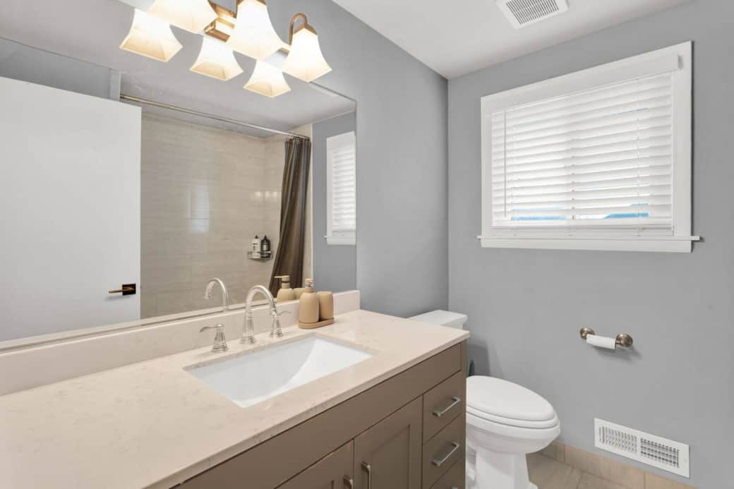 • Handsoap• Bodywash• Shampoo• Conditioner• Hairdryer (in bottom vanity drawer)• Kleenex• Plenty of towels and washcloths provided.⟬upper level⟭