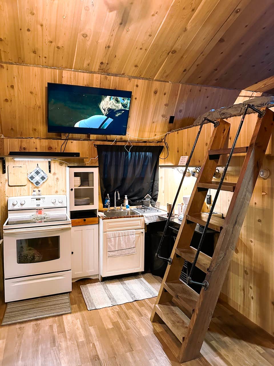 Sleepy Hollow Guest House Kitchen1