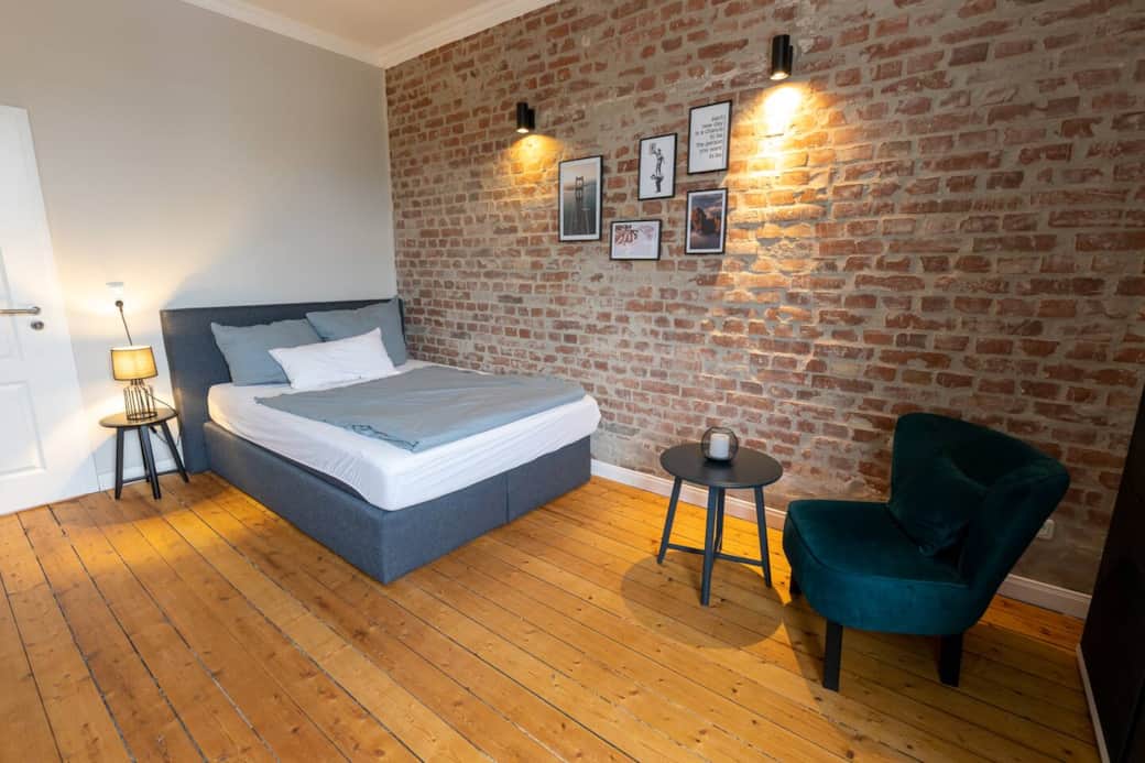Schlafzimmer 1