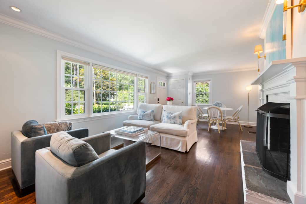 Bright and spacious Living room