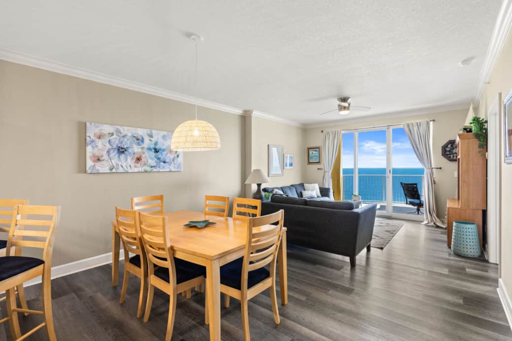 Dining/Living Dining/Living