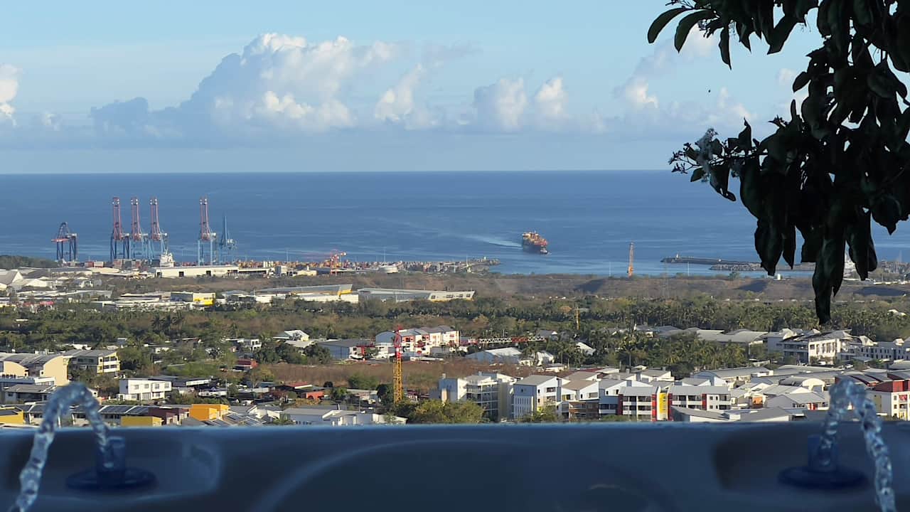 FROM THE SPA: A BOAT ENTERS THE HARBOR