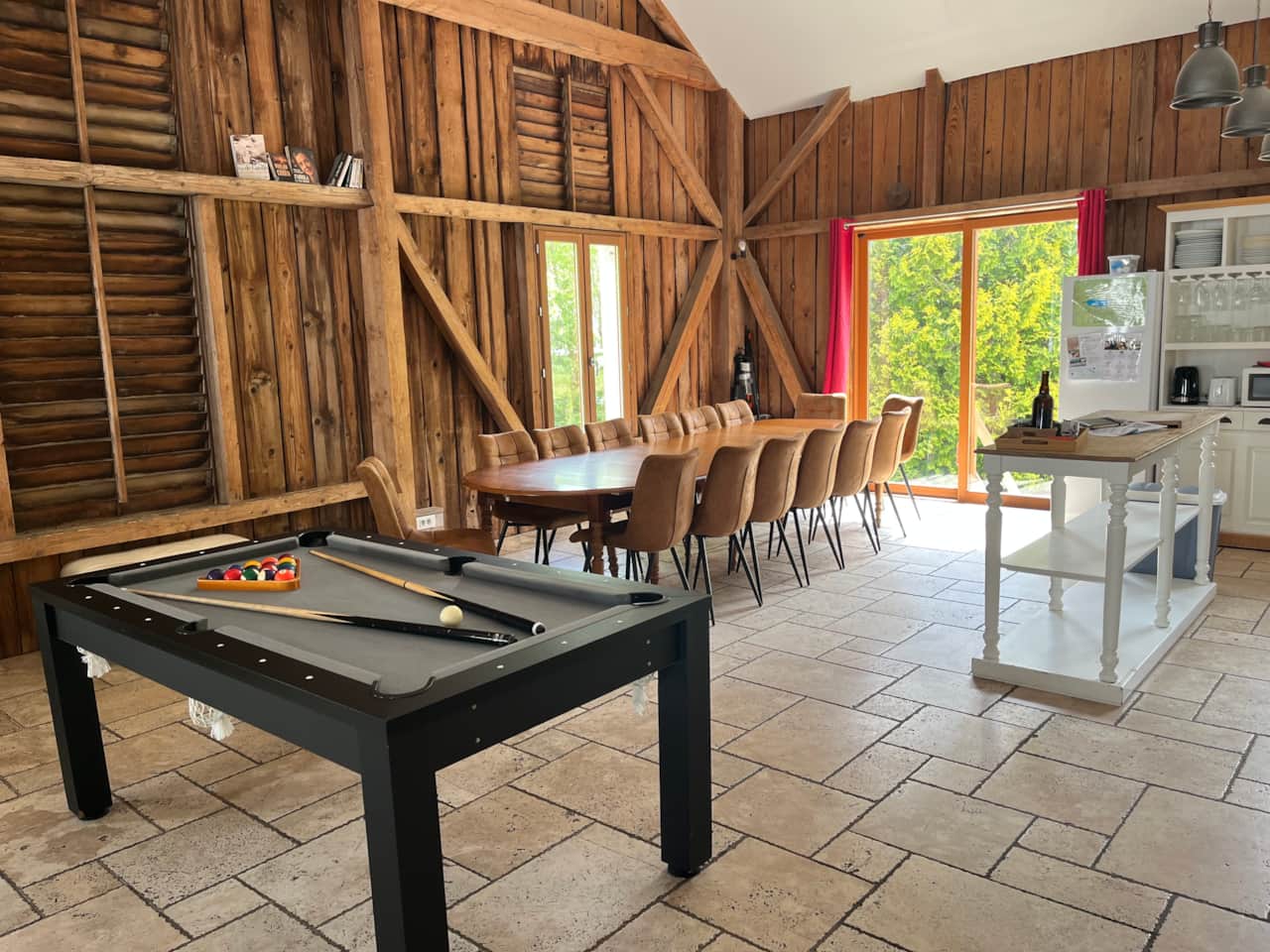 Salle à manger et billard