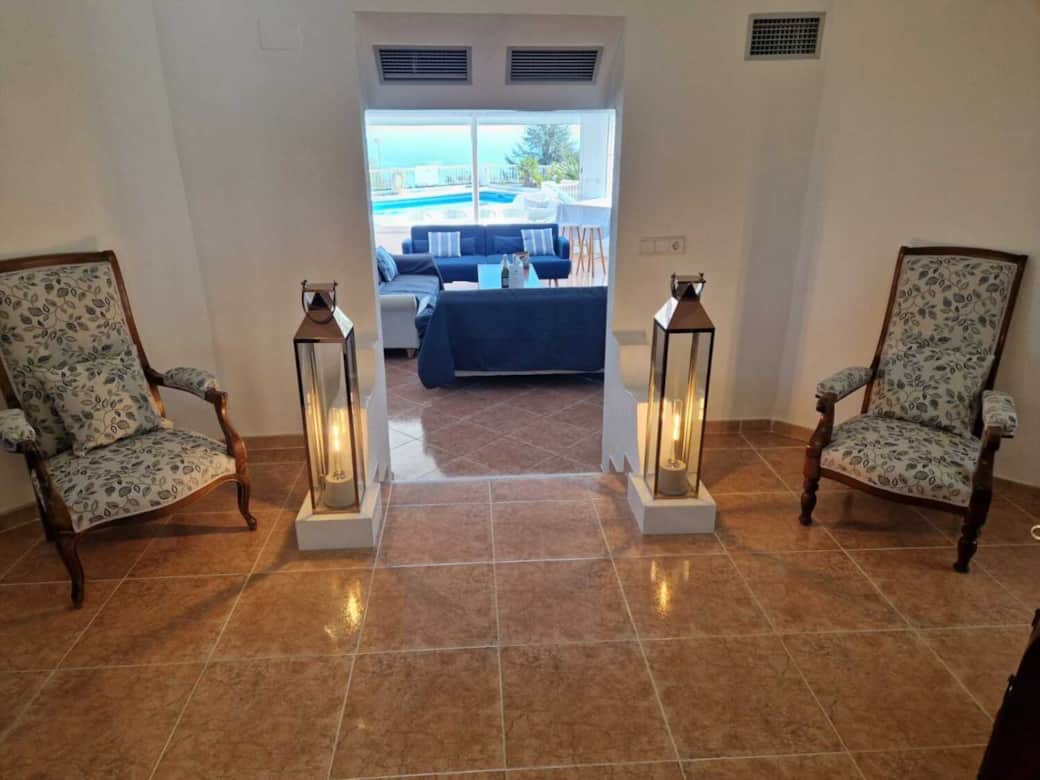 Entrance on upper level with breath-taking coastal views Entrance on upper level with breath-taking coastal views