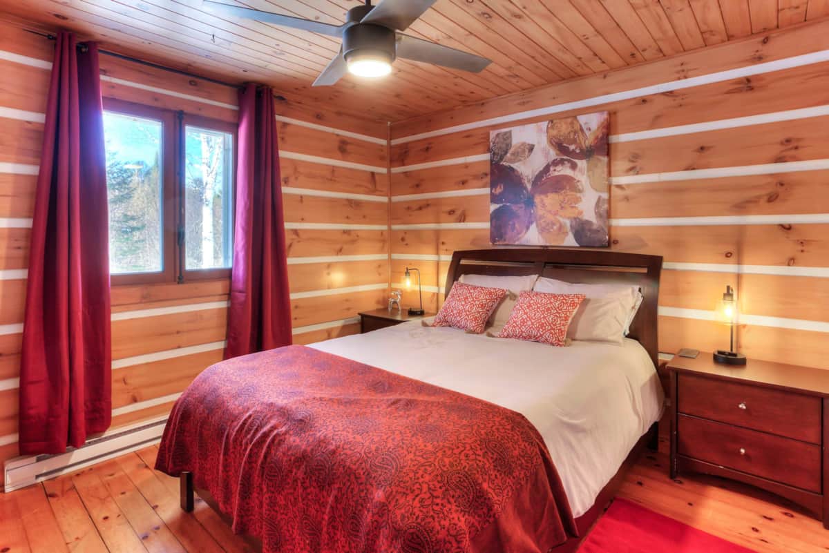 Chambre des maîtres avec lit queen