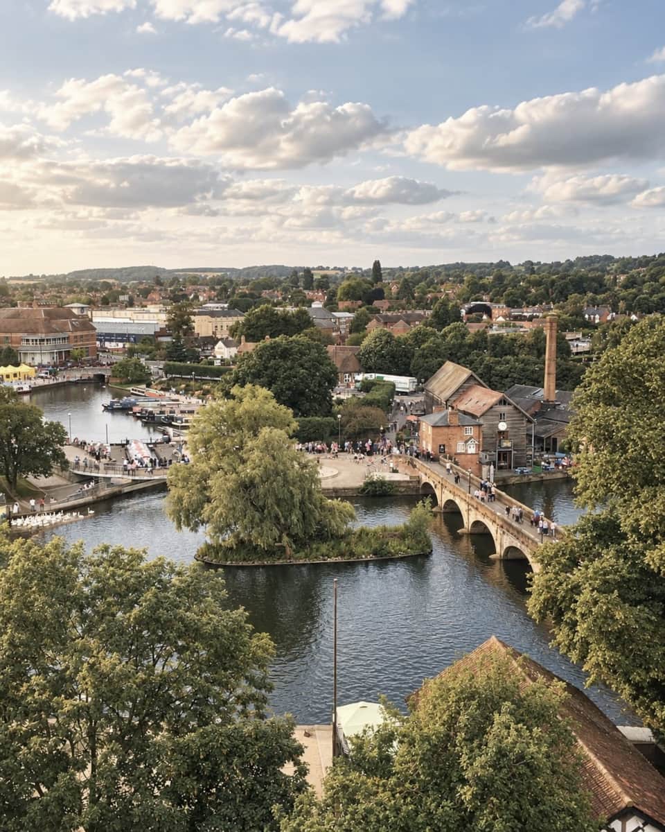 Stratford-upon-Avon streets and historic surroundings