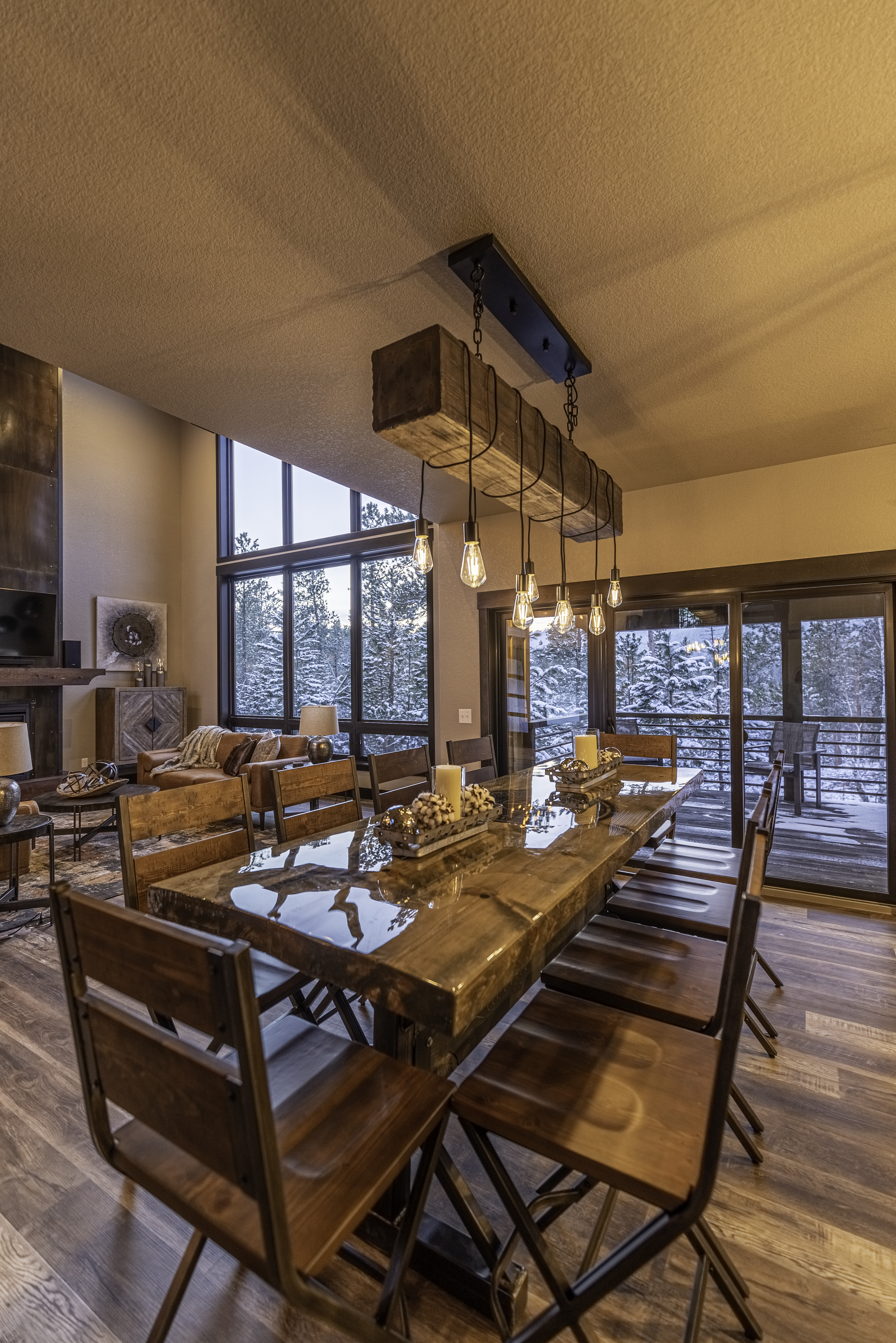 44° North Lodge- Luxury Cabin in Powder House Pass - Vacation Home