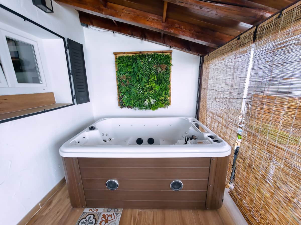 Jacuzzi