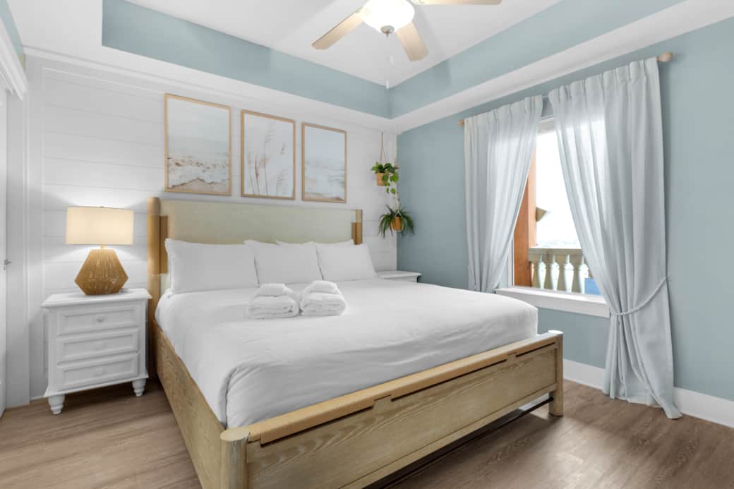 Cozy, elegant, and oh-so-relaxing! Cozy, elegant, and oh-so-relaxing!