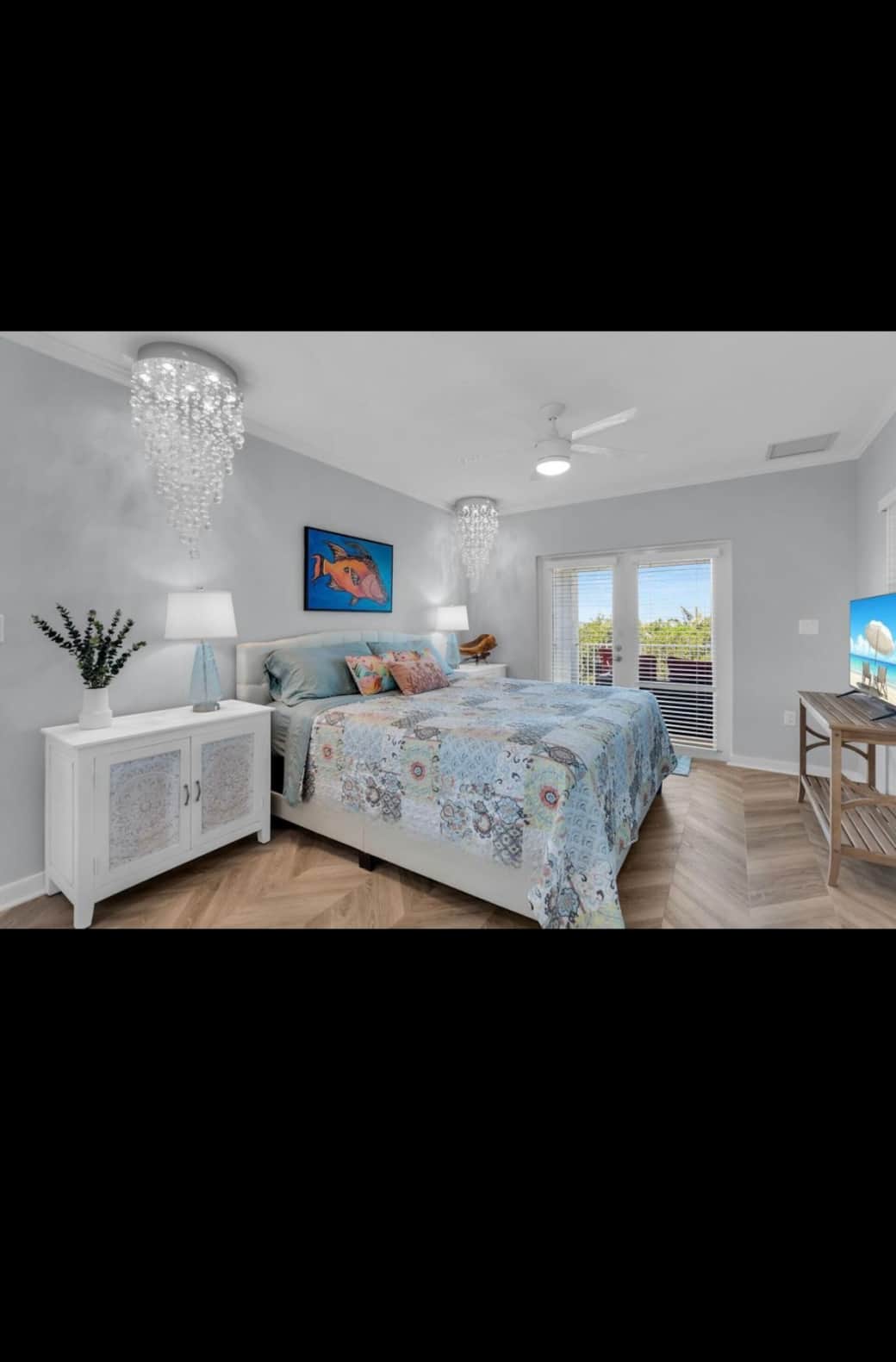 Master bedroom on top floor Master bedroom on top floor