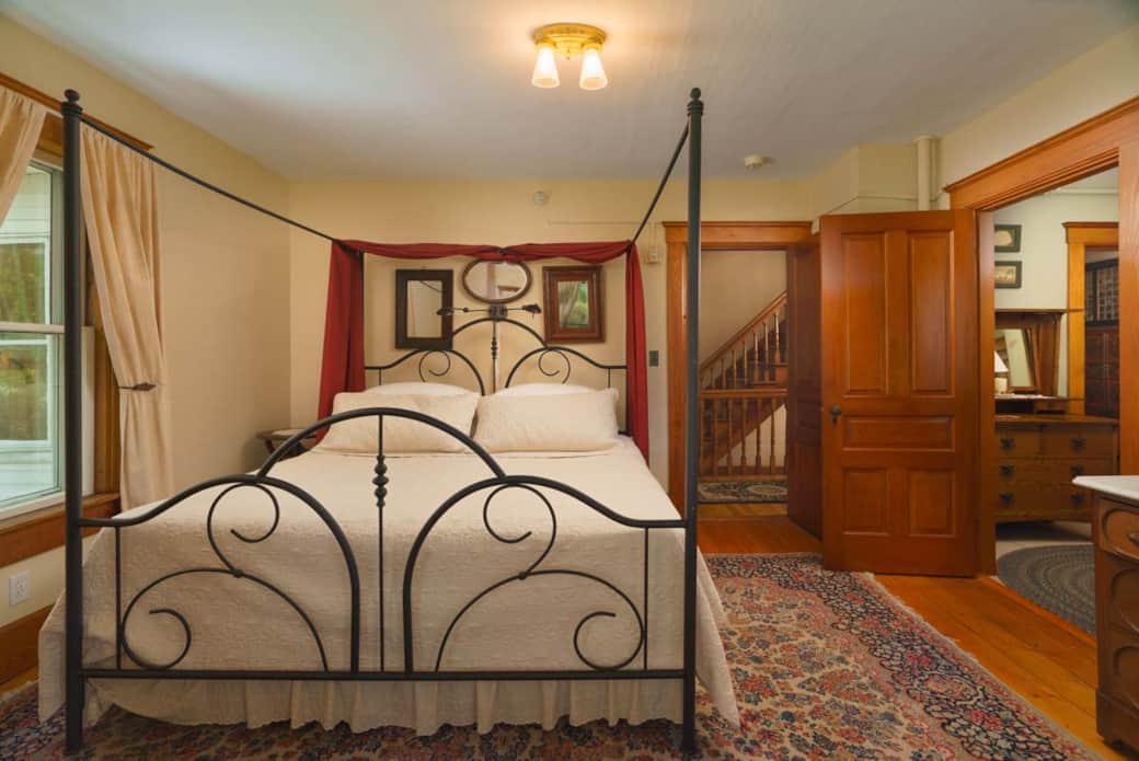 Meadow Suite with king and adjoining double room, linked by a private door, sleeps four. Meadow Suite with king and adjoining double room, linked by a private door, sleeps four.