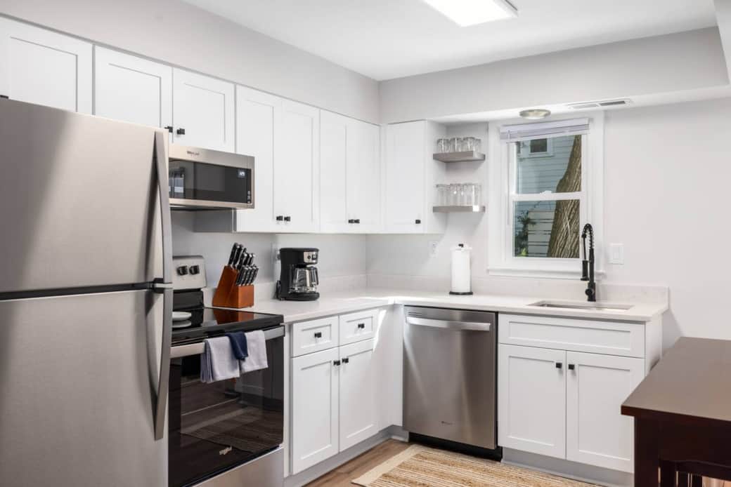 Prepare your favorite meals in the spacious, fully equipped kitchen. Prepare your favorite meals in the spacious, fully equipped kitchen.