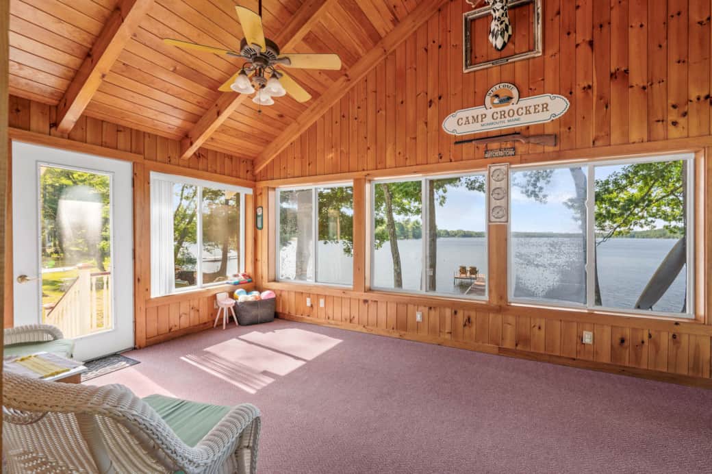 Lake-View Enclosed Porch Lake-View Enclosed Porch