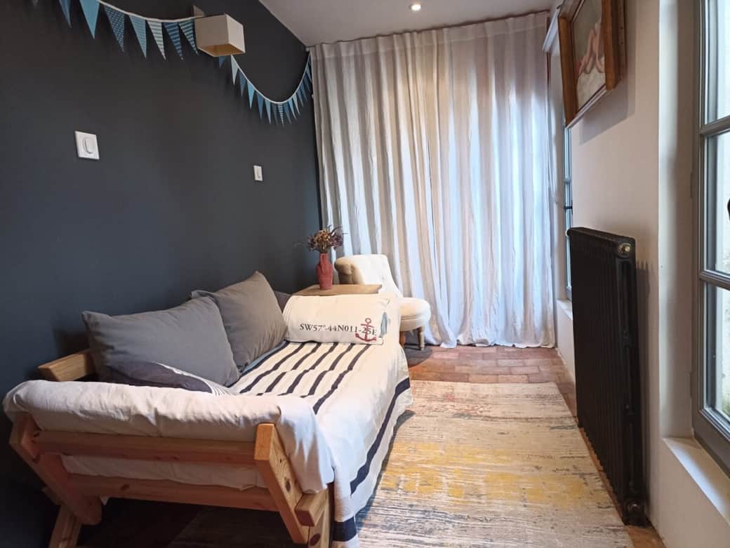 Chambre bonus, contigüe à la chambre parentale, avec lit futon pour enfant de moins de 13 ans