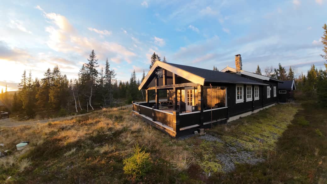 Nyt solnedgangen på terrassen Nyt solnedgangen på terrassen