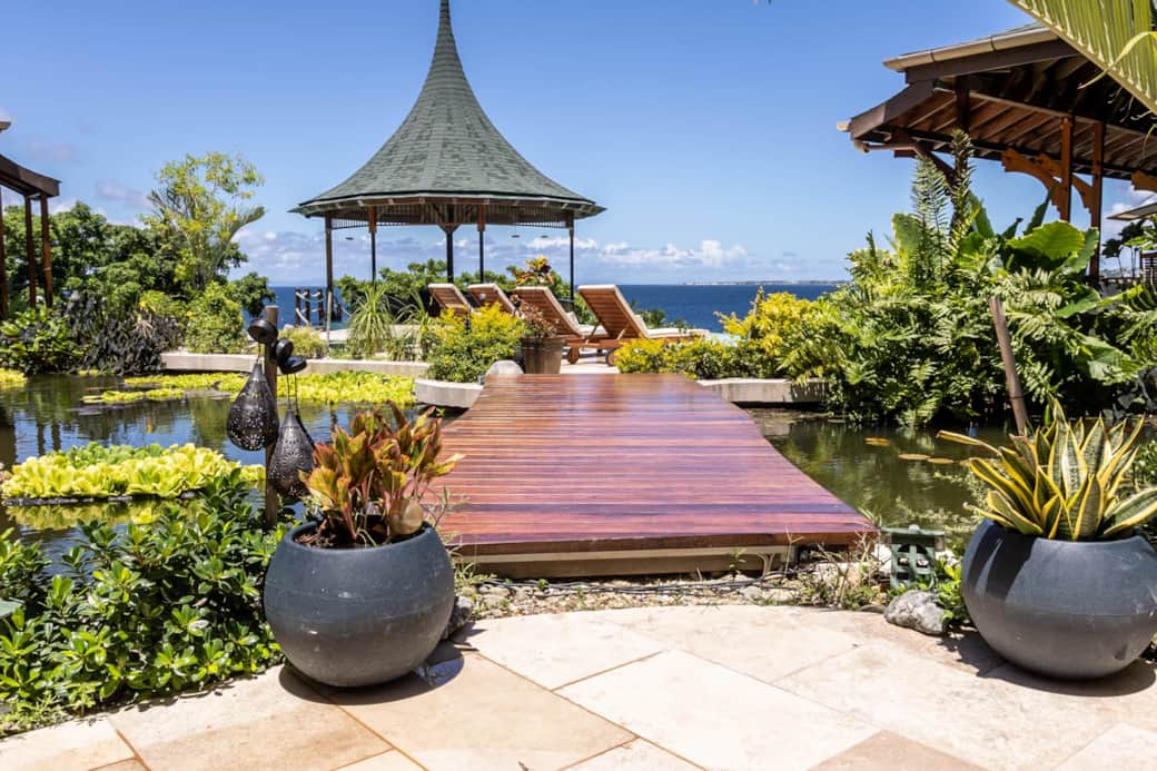 Ohana Villa poolside