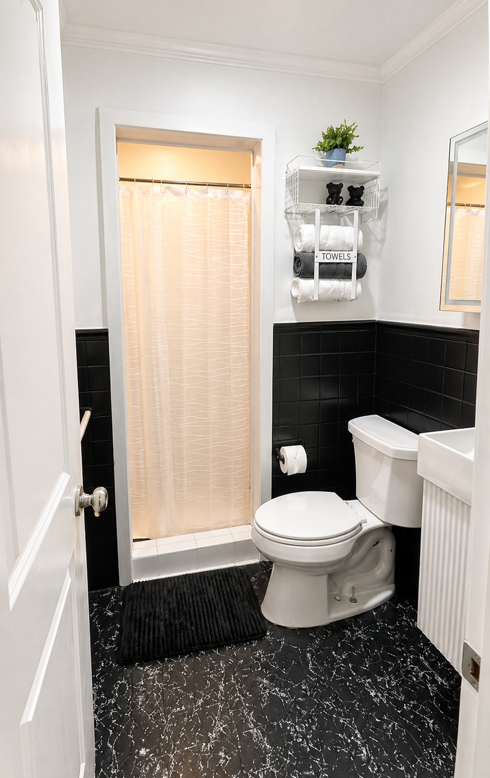 Private Bathroom for Master Bedroom