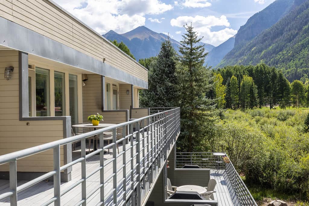 Top level balcony 
