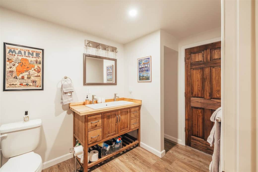 Dual entrance bathroom allows Master bedroom access and hallways access