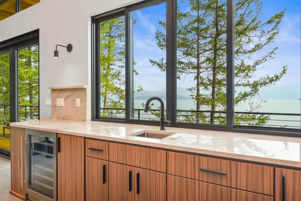 24-web-or-mls-Kitchen-4.jpg