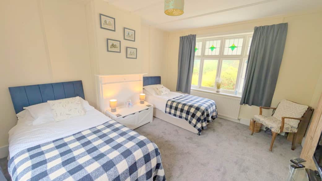 Twin Bedroom