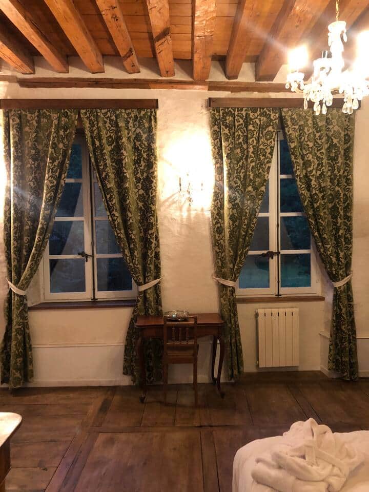 Chambre Sous la grâce du Ciel au Château de Montanges